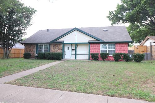 1601 Melrose St, Garland, TX, 75042-4218 | Card Image