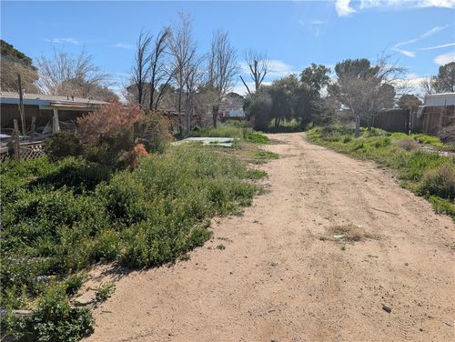 180 Camp Fire, California City, CA, 93505 | Card Image