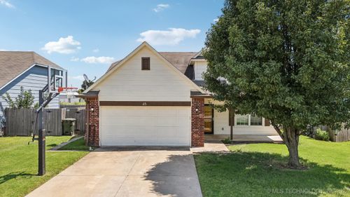 113 Dp Newman Circle, Kiefer, OK, 74041 | Card Image