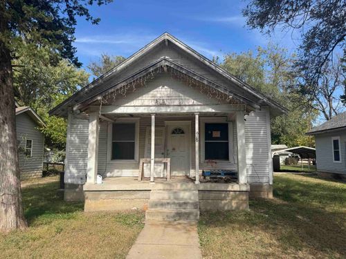 618 E 13th Ave, Winfield, KS, 67156-4414 | Card Image