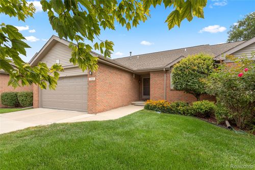 1919 Pebble Creek Dr, Canton, MI, 48188-2096 | Card Image
