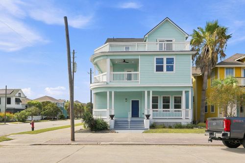 2326 Avenue P, Galveston, TX, 77550-7932 | Card Image