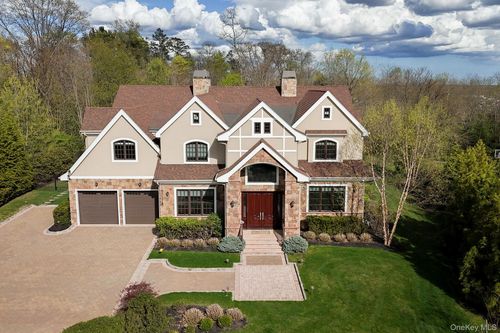 11 Buckingham Ct, Syosset, NY, 11791-4632 | Card Image