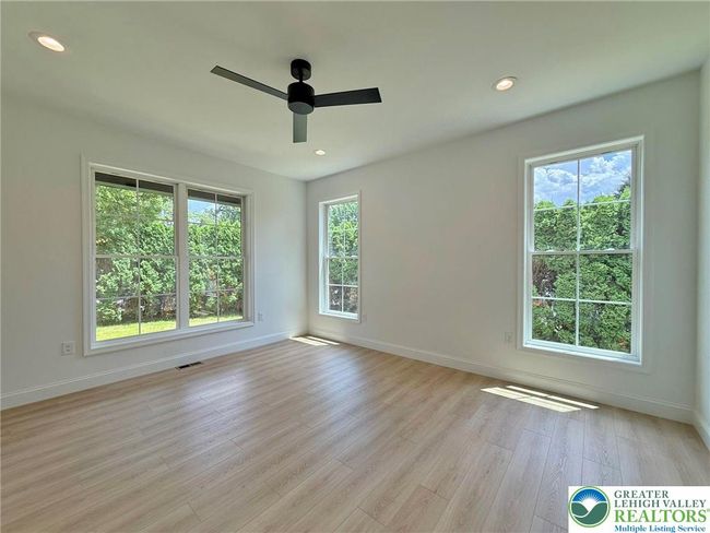 9858 Old 22, House other with 4 bedrooms, 4 bathrooms and null parking in Breinigsville PA | Image 21