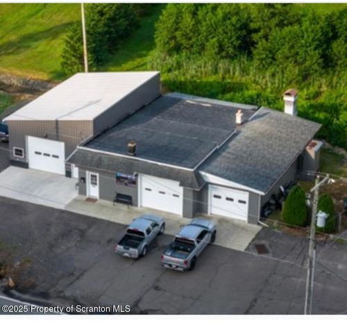 27 Green Grove Rd, Scott Twp, PA, 18447-7600 | Card Image