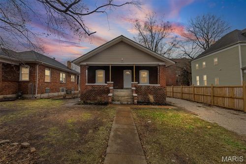 524 N 24th St, East Saint Louis, IL, 62205-2310 | Card Image