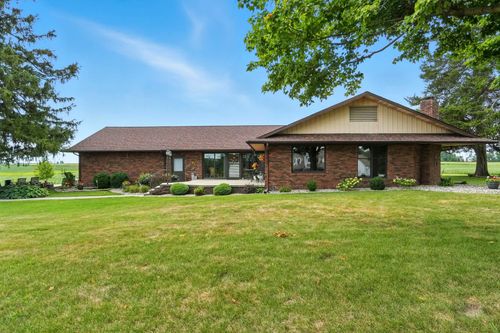 7555 W River Rd, South Whitley, IN, 46787-9220 | Card Image