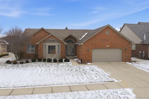 48274 Beacon Square Dr, Macomb, MI, 48044-1439 | Card Image
