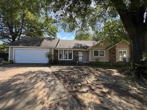 6165 Shadowfall Cv, Memphis, TN, 38141-7045 | Card Image