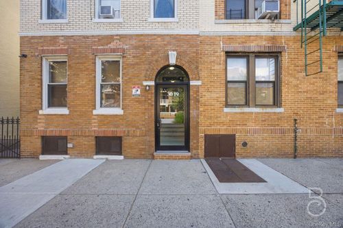 30-19 33rd St, Astoria, NY, 11102-1469 | Card Image