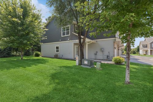12226 River Valley Dr, Burnsville, MN, 55337-1225 | Card Image