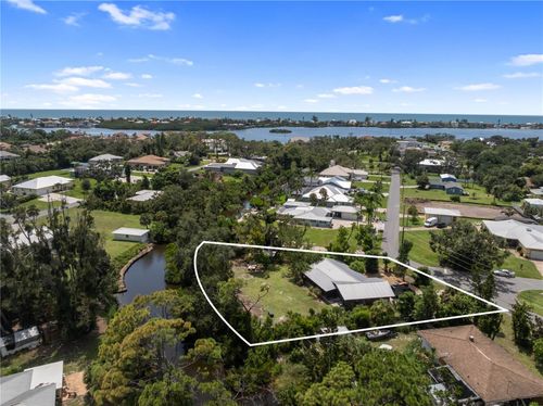 217 Charles Dr, NOKOMIS, FL, 34275-3732 | Card Image