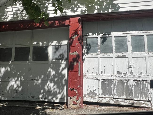 327 3 Rd St, House other with 3 bedrooms, 2 bathrooms and null parking in Leechburg PA | Image 4