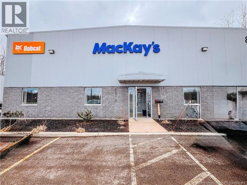 8 Galloway St, Moncton, NB, E1H2J4 | Card Image