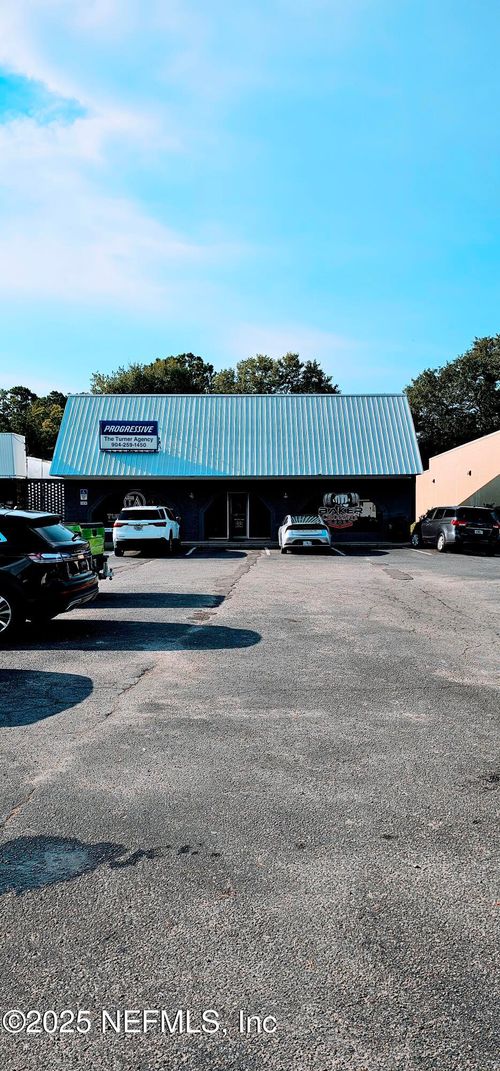 363 W Macclenny Ave, Macclenny, FL, 32063-2033 | Card Image