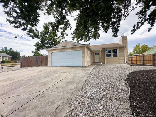 5128 Columbus Way, Denver, CO, 80239-4125 | Card Image