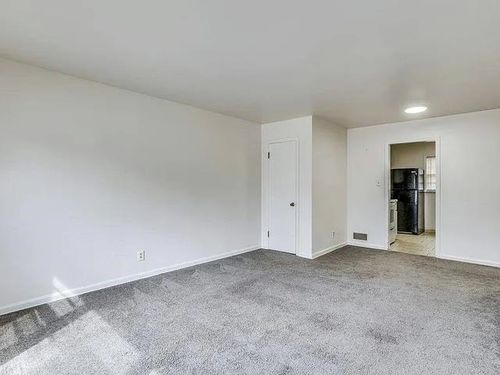 6142 E Harry St, Wichita, KS, 67218-3828 | Card Image