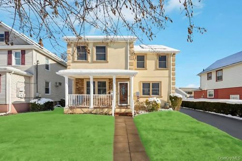 296 Burkhard Ave, Mineola, NY, 11501-1408 | Card Image