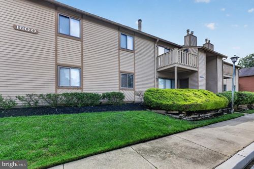 1605 Woodhollow Dr, MARLTON, NJ, 08053-1055 | Card Image