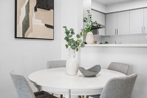 17-39 Pemberton Ave, North York, ON, M2M4L6 | Card Image