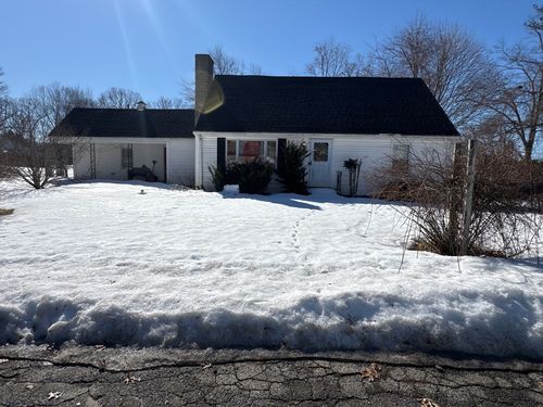 39 Fairlawn Ave, Oxford, MA, 01540-2235 | Card Image