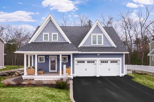 13 Clover Ln, Londonderry, NH, 03053-2444 | Card Image