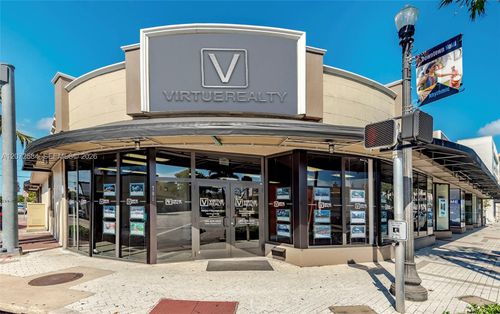701 Ne 125th St, North Miami, FL, 33161-5611 | Card Image