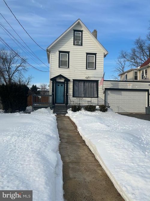 6561 Maple Ave, PENNSAUKEN, NJ, 08109-2826 | Card Image