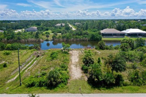 8528 Santa Cruz Dr, Port Charlotte, FL, 33981-5224 | Card Image