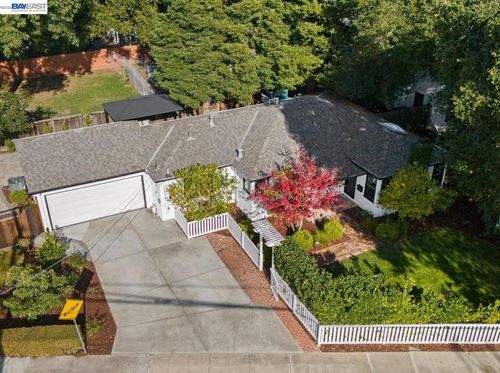 108 108 Durham St, Menlo Park, CA, 94025 | Card Image