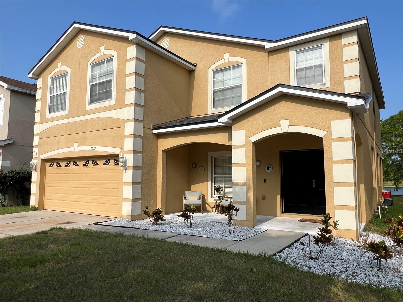 Citrus Leaf Dr, Gibsonton, FL 33534