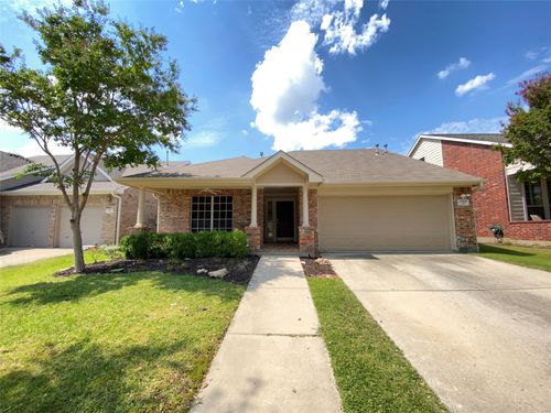 9105 Tidball Dr, Fort Worth, TX, 76244-7618 | Card Image