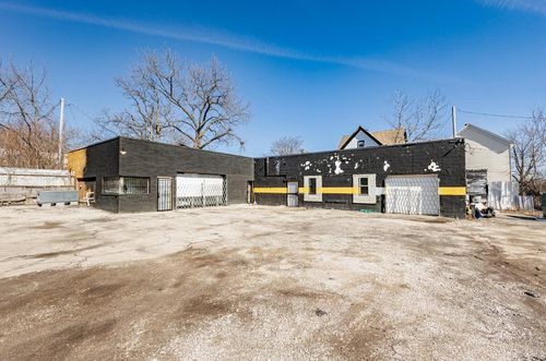 3210 N Dr Martin Luther King Jr Drive, Milwaukee, WI, 53212 | Card Image