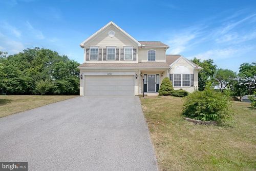 14799 Cedarbrook Dr, GREENCASTLE, PA, 17225-8547 | Card Image