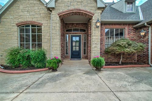 3408 Stone Brook Ct, Oklahoma City, OK, 73120-0812 | Card Image