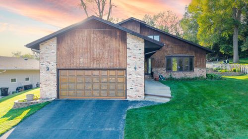 747 5th Ave Nw, Valley City, ND, 58072-2021 | Card Image