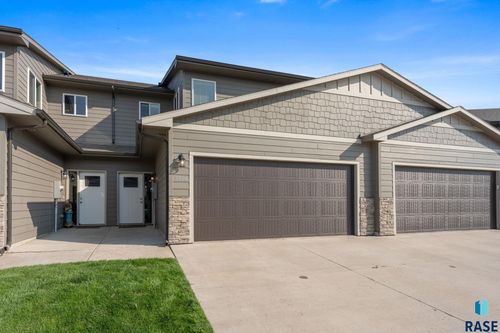 5504 S Seville Pl, Sioux Falls, SD, 57108-7574 | Card Image