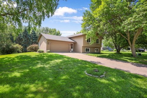 16334 Glen Oaks Rd, Lakeville, MN, 55044-9372 | Card Image
