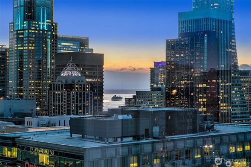 1801-800 Columbia St, Seattle, WA, 98104-2483 | Card Image