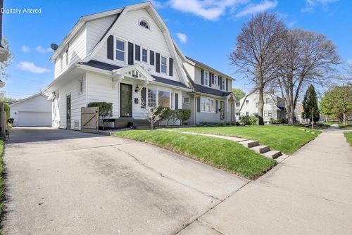 8229 Gridley Avenue, Wauwatosa, WI, 53213 | Card Image