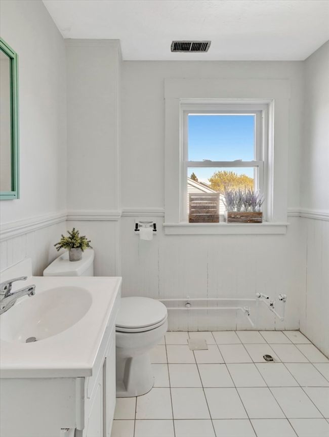 74 Kenberma St, House other with 5 bedrooms, 2 bathrooms and 2 parking in Hull MA | Image 27
