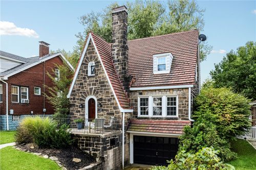 129 W Brentridge Ave, Brentwood, PA, 15227-3223 | Card Image