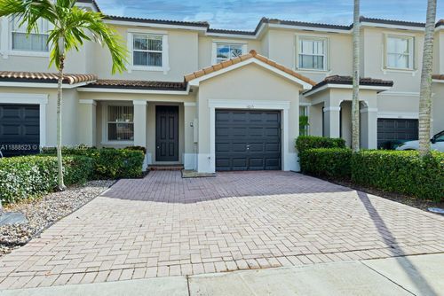 1015 Ne 41st Pl, Homestead, FL, 33033-5937 | Card Image