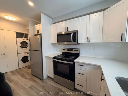 63 Wellington Rd, London, ON, N6C4M7 | Card Image