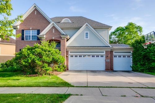 332 Colonial Dr, Vernon Hills, IL, 60061-3819 | Card Image