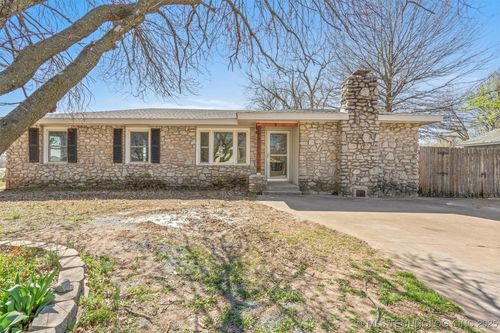 394 E 147th St S, Glenpool, OK, 74033-3915 | Card Image