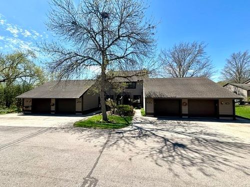 120 Glenview Ct, Janesville, WI, 53548-9071 | Card Image