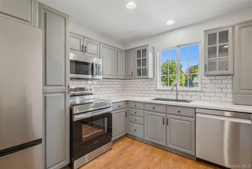 302 Ashbury Way, Brewster, NY, 10509-6502 | Card Image