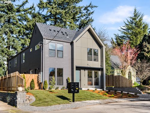 1247 Sw Hume Ct, Portland, OR, 97219-4352 | Card Image