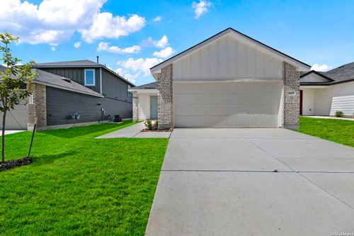 16059 Mahogany Way, Elmendorf, TX, 78112 | Card Image
